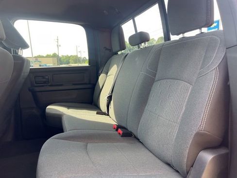 Used 2024 RAM 2500 Tradesman w/ Chrome Appearance Group AWD/4WD image 18