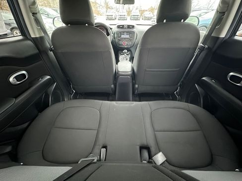 Used 2017 Kia Soul + image 13