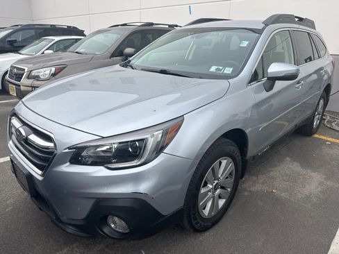 Used 2018 Subaru Outback 2.5i Premium image 4