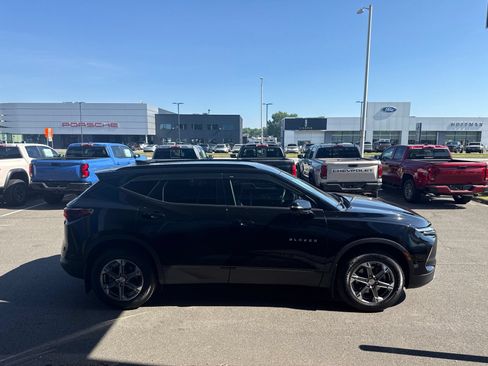Used 2025 Chevrolet Blazer LT AWD/4WD image 5