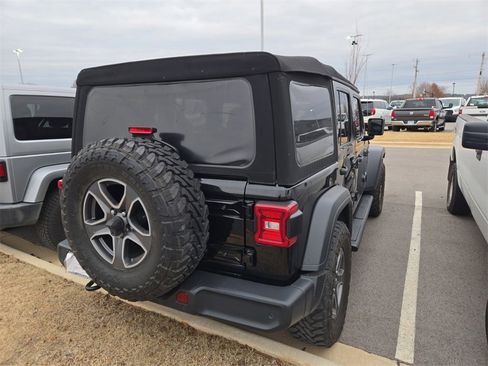 Used 2019 Jeep Wrangler Unlimited Sport S image 3