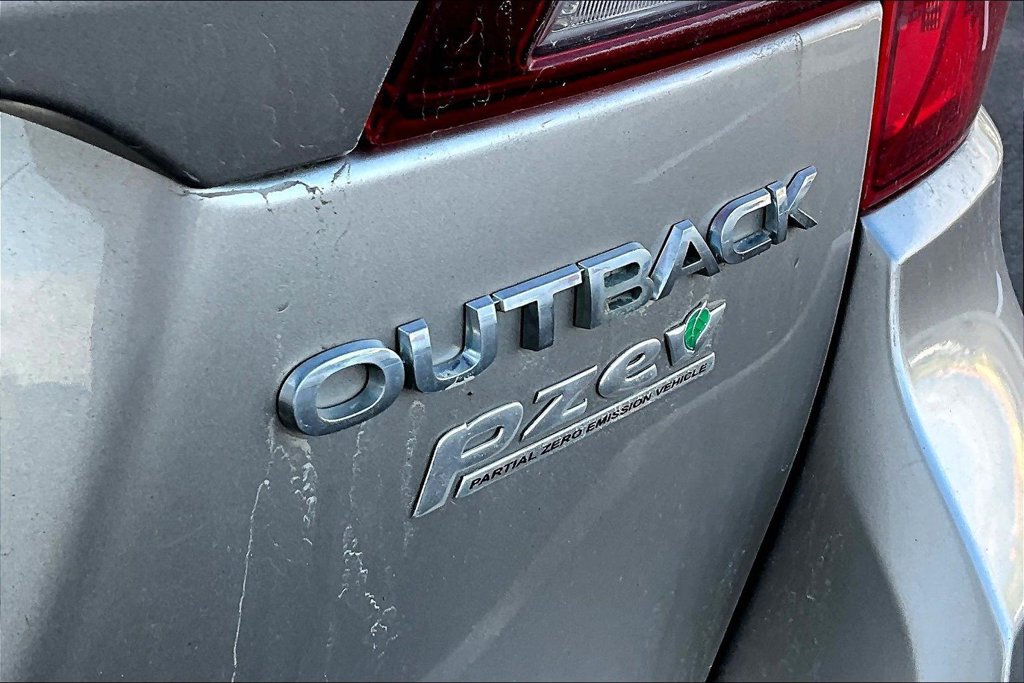 Used 2017 Subaru Outback 2.5i Premium AWD/4WD image 24