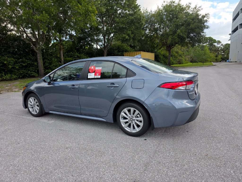 New 2027 Toyota Corolla LE w/ LE Premium Package FWD image 9