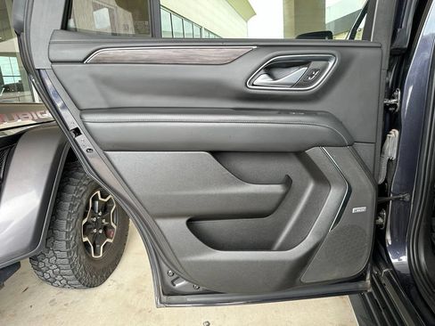 Used 2022 Chevrolet Tahoe LT w/ Luxury Package RWD image 30