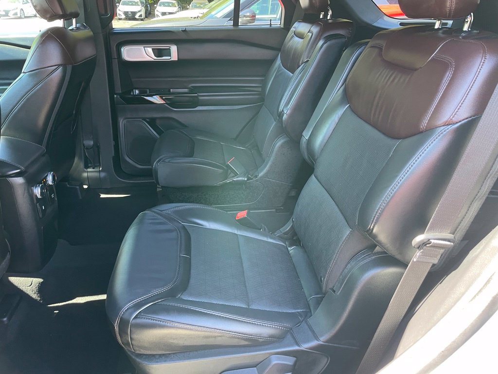 Used 2022 Ford Explorer Platinum w/ Equipment Group 601A AWD/4WD image 8