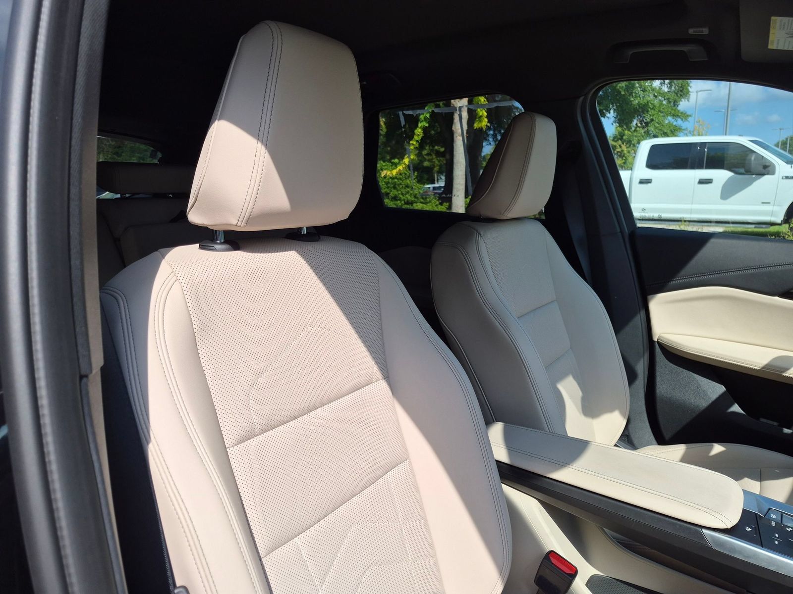 Used 2025 BMW X1 xDrive28i w/ Technology Package AWD/4WD image 38