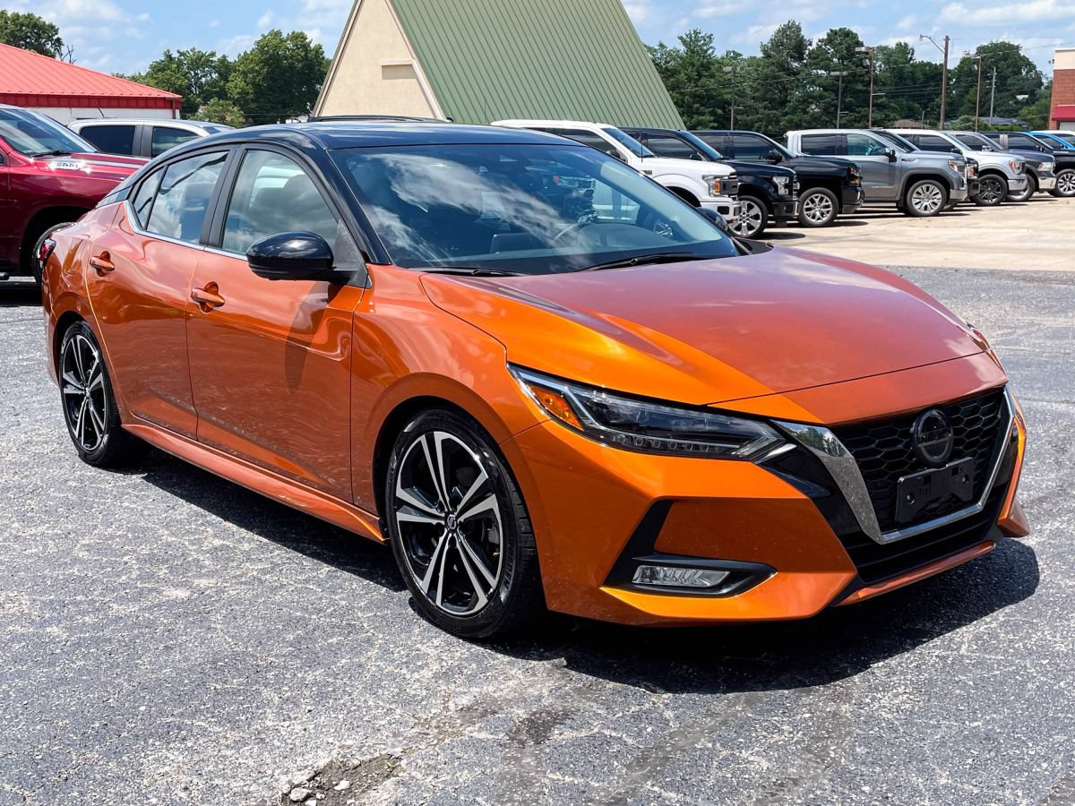 Used 2021 Nissan Sentra SR w/ SR Premium Package FWD image 2