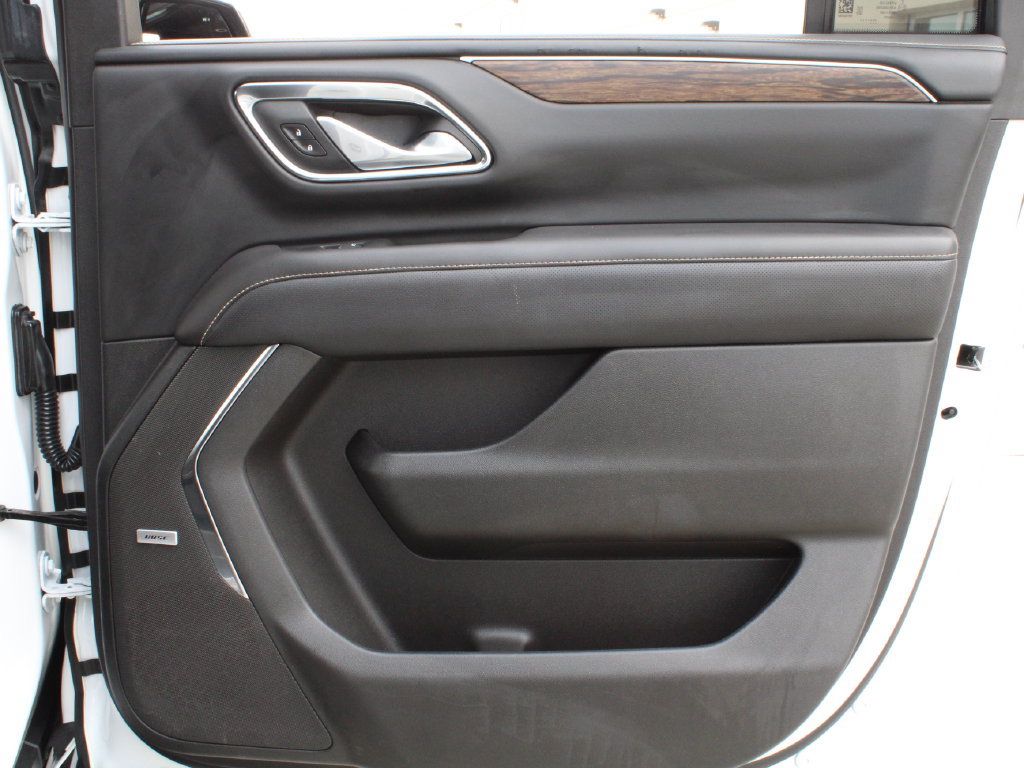 Used 2023 Chevrolet Suburban Premier AWD/4WD image 32