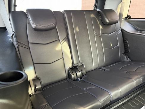 Used 2018 Cadillac Escalade Premium Luxury image 23