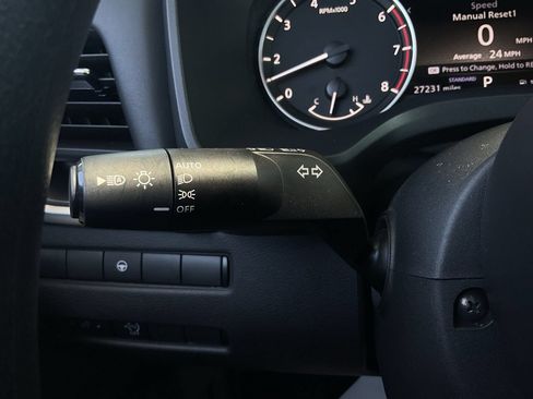 Used 2023 Nissan Rogue SV FWD image 35