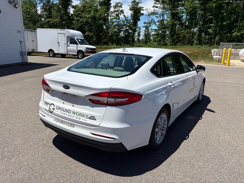 Used 2020 Ford Fusion SE FWD image 4