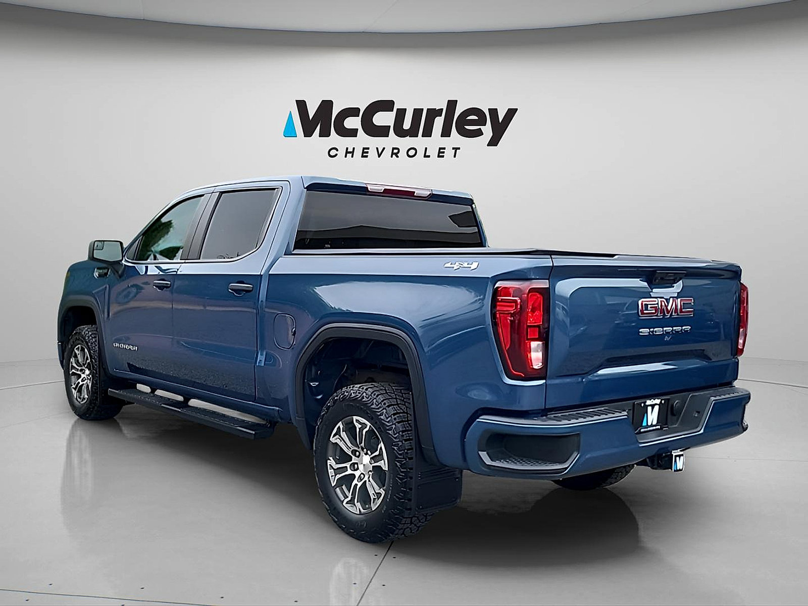 Used 2024 GMC Sierra 1500 Pro w/ Graphite Edition AWD/4WD image 5