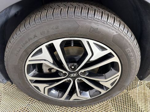 Used 2020 Hyundai Santa Fe Limited FWD image 13