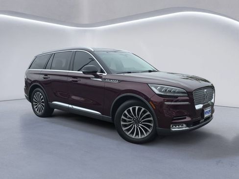 Used 2020 Lincoln Aviator Reserve w/ Equipment Group 201A AWD/4WD image 2
