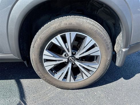 Used 2023 Nissan Rogue SV w/ SV Premium Package image 26