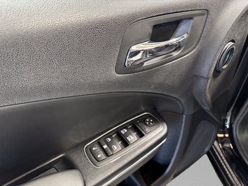 Used 2014 Dodge Charger SE RWD image 32