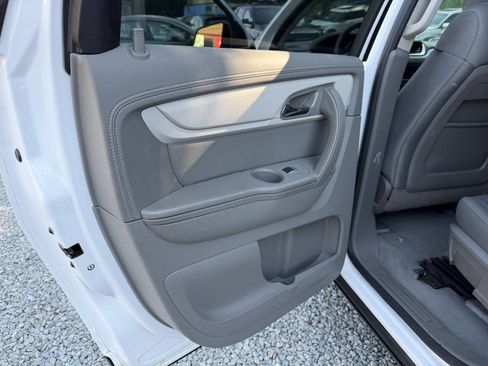 Used 2017 Chevrolet Traverse LS AWD/4WD image 14