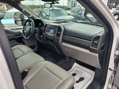 Used 2021 Ford F550 4x4 Regular Cab Super Duty image 10