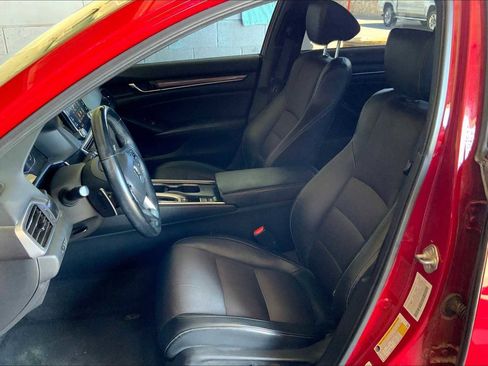Used 2018 Honda Accord Sport image 7