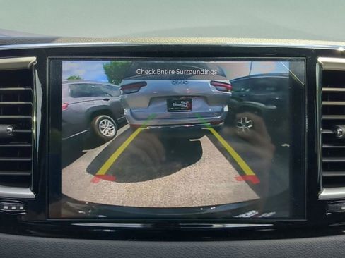 New 2025 Chrysler Voyager LX image 34