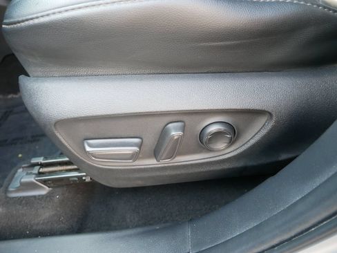 Used 2023 Toyota Highlander XSE AWD/4WD image 15