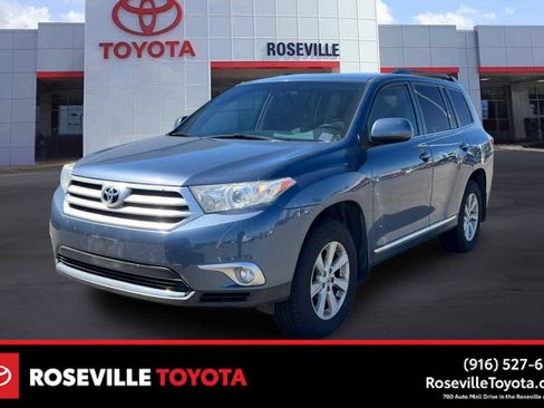 Used 2013 Toyota Highlander Plus w/ Protection Pkg image 1