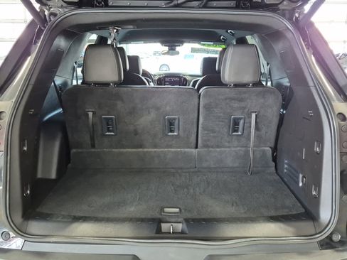 Used 2022 Chevrolet Traverse LT image 22