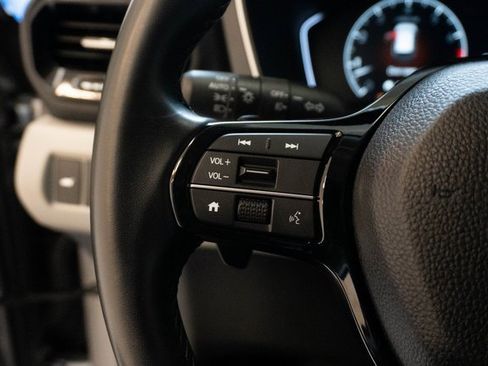 Used 2025 Honda Pilot EX-L image 24