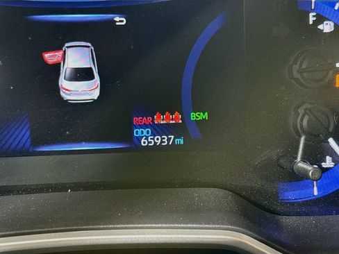 Used 2022 Toyota Corolla XSE FWD image 16
