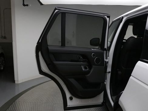 Used 2019 Land Rover Range Rover HSE image 10