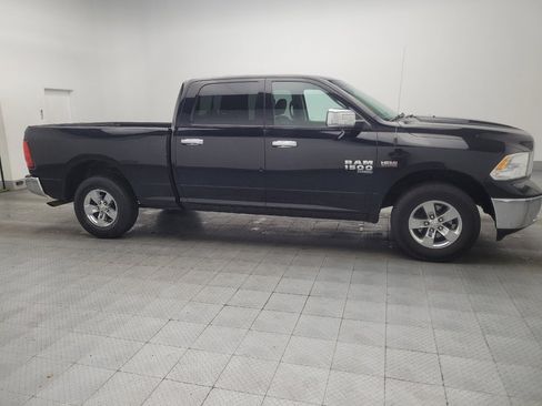 Used 2020 RAM 1500 Classic SLT image 11