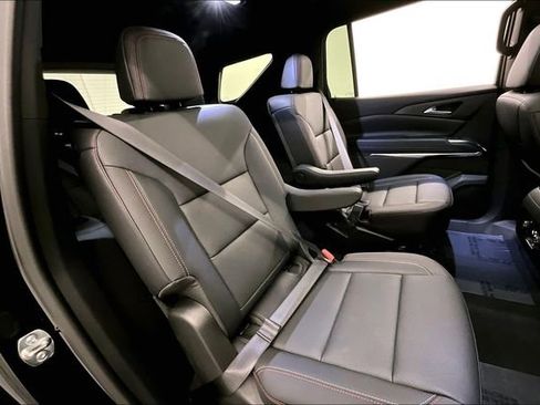 Used 2025 Chevrolet Traverse Z71 AWD/4WD image 27