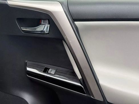 Used 2016 Toyota RAV4 Limited image 50