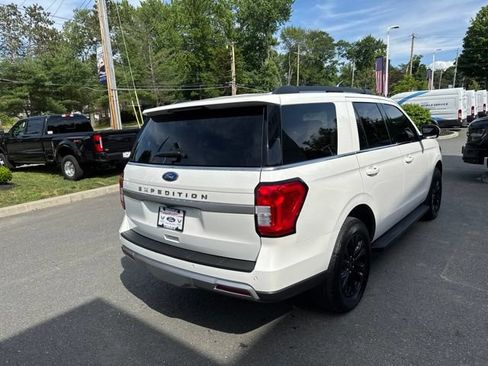 Used 2024 Ford Expedition XLT AWD/4WD image 6