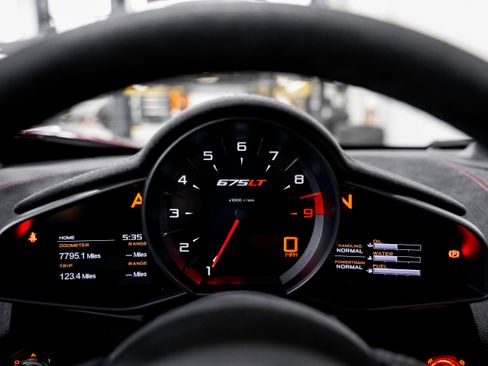 Used 2016 McLaren 675LT Coupe image 12