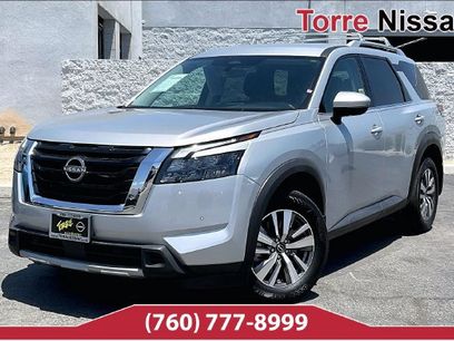 Used 2025 Nissan Pathfinder SL w/ Lighting Package (N92)
