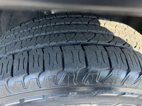 Used 2019 Jeep Grand Cherokee Laredo image 12