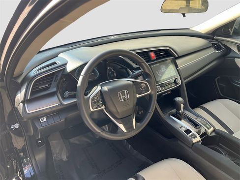 Used 2018 Honda Civic EX image 9