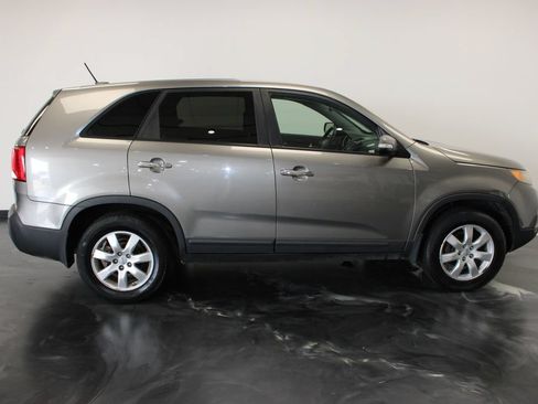 Used 2012 Kia Sorento FWD w/ Third Row Pkg image 30