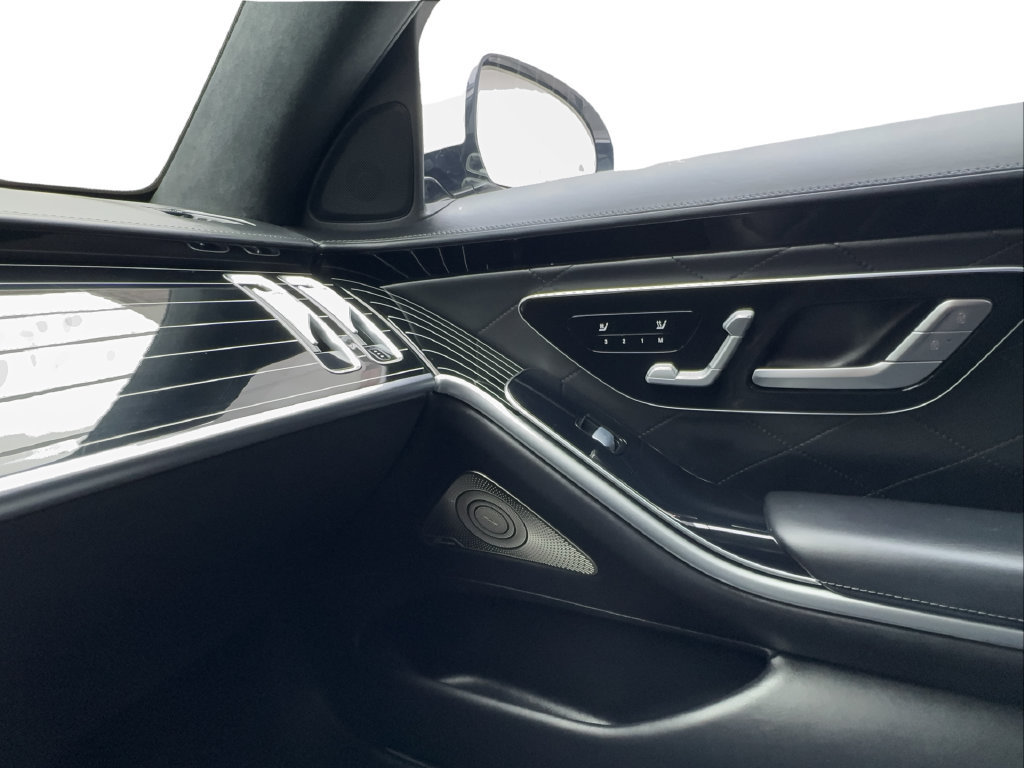 Used 2022 Mercedes-Benz S 500 4MATIC w/ AMG Line Package image 48