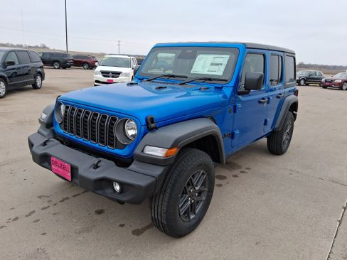New 2026 Jeep Wrangler Unlimited Sport w/ Convenience Group image 4