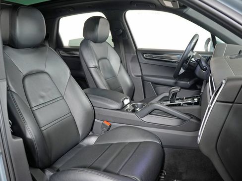 Used 2023 Porsche Cayenne AWD/4WD image 41