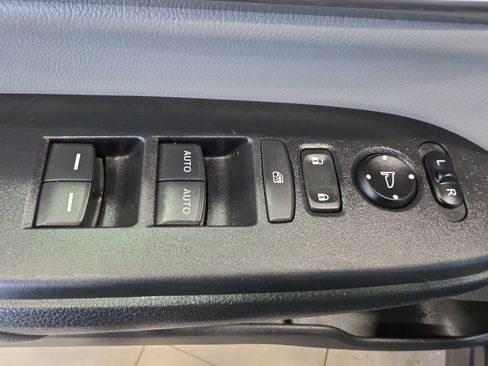 Used 2019 Honda CR-V EX-L image 17