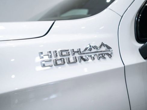 Used 2024 Chevrolet Tahoe High Country w/ Advanced Technology Package AWD/4WD image 12