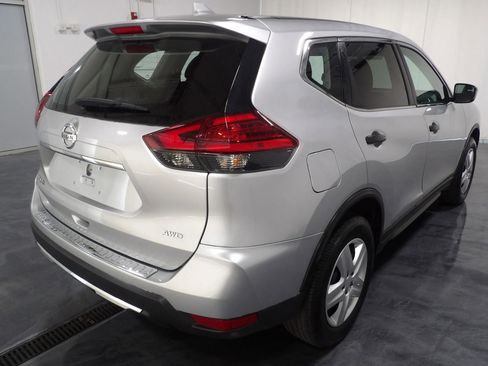 Used 2017 Nissan Rogue S image 4