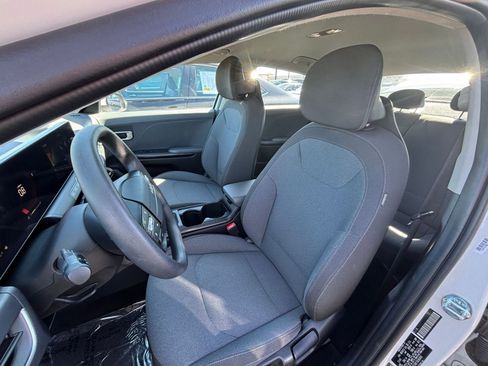 Used 2025 Kia K4 LXS image 35