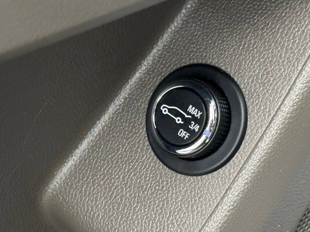 Used 2019 Chevrolet Traverse LT FWD image 17
