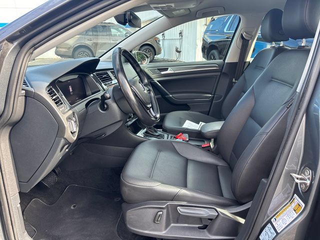 Used 2018 Volkswagen e-Golf SEL Premium w/ Driver Assistance Package FWD image 11