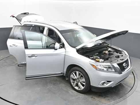 Used 2013 Nissan Pathfinder Platinum image 34