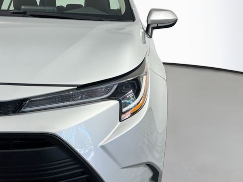 Used 2024 Toyota Corolla LE FWD image 12